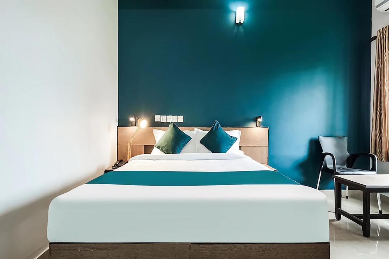 Accadia Residency Hotel Kochi Екстериор снимка
